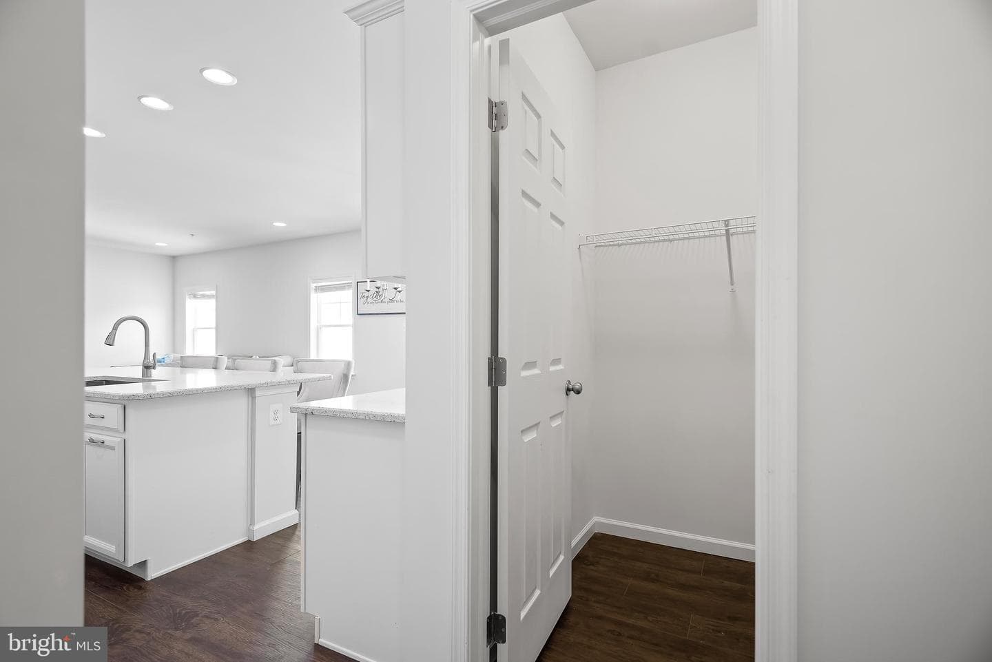 1702 Damsire Mews photo 28