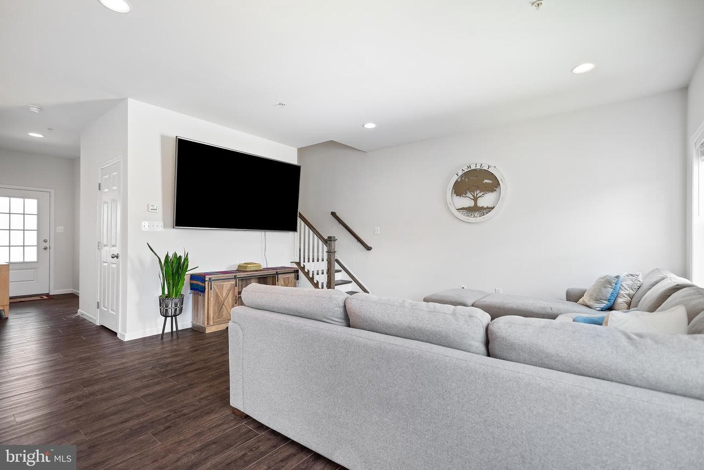 1702 Damsire Mews photo 34