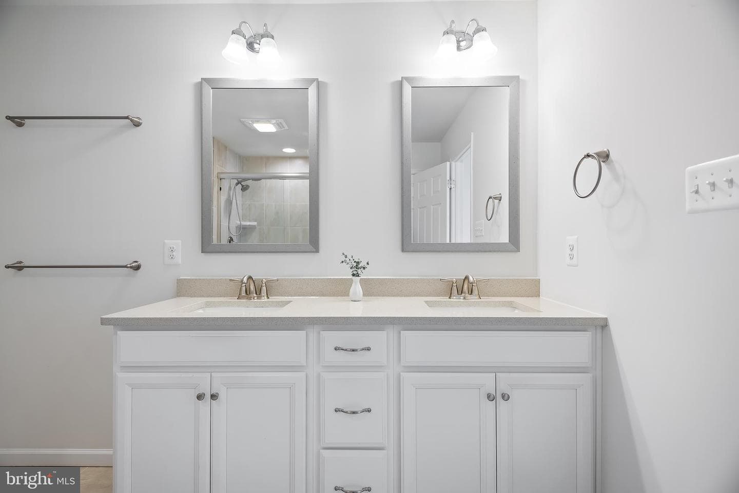 1702 Damsire Mews photo 44
