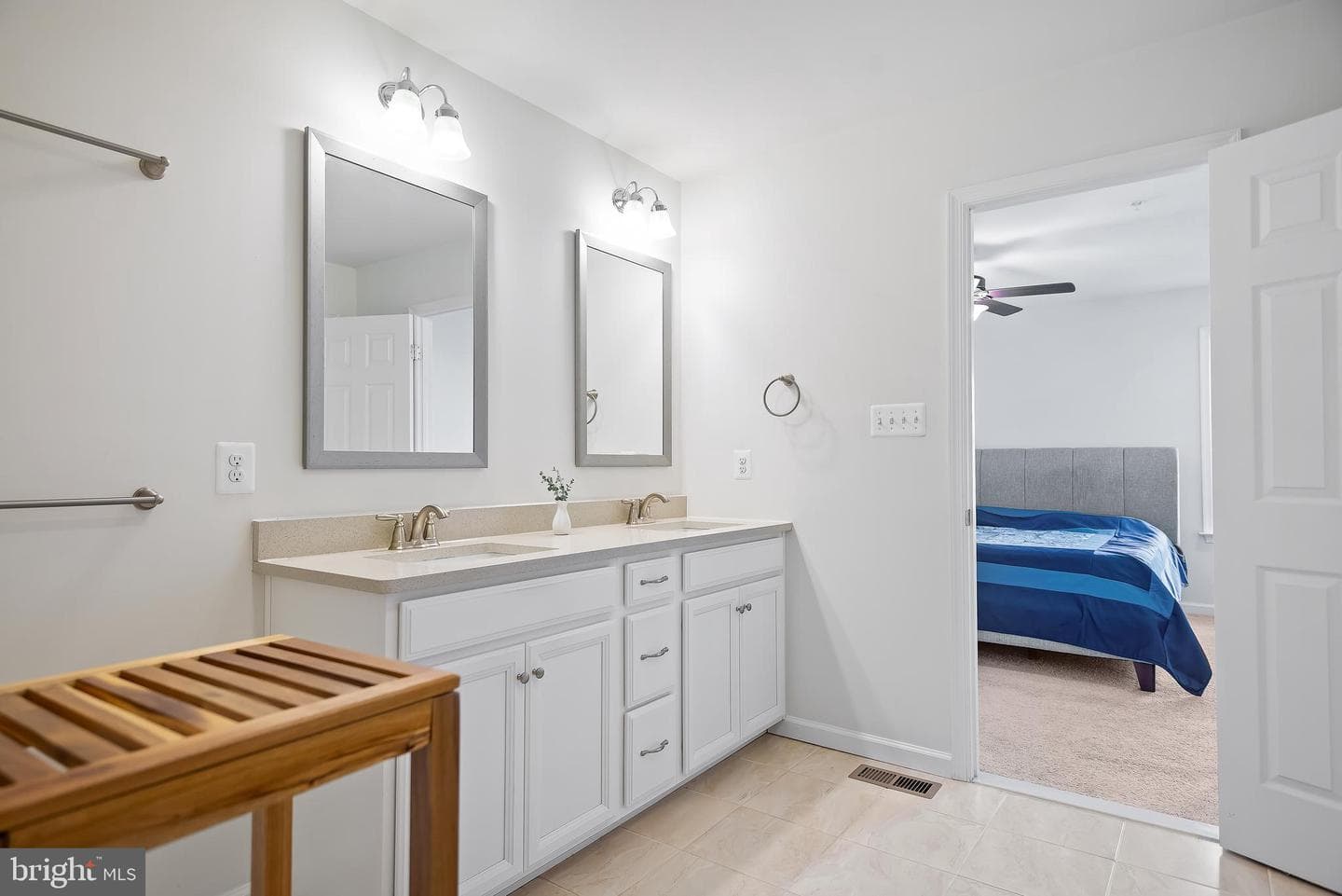 1702 Damsire Mews photo 45