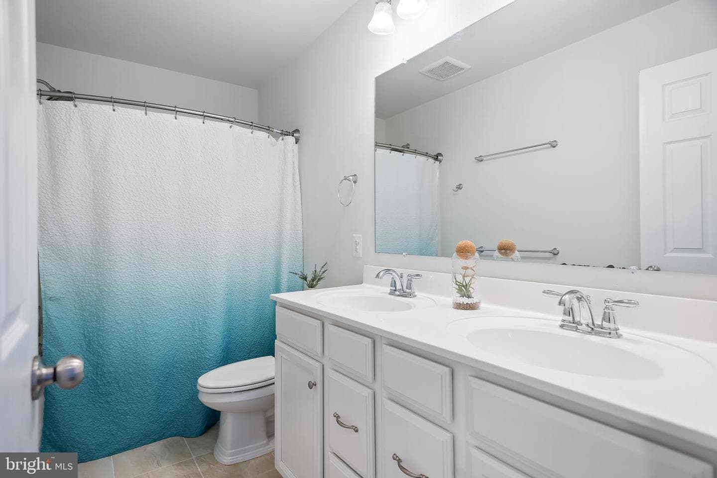 1702 Damsire Mews photo 56