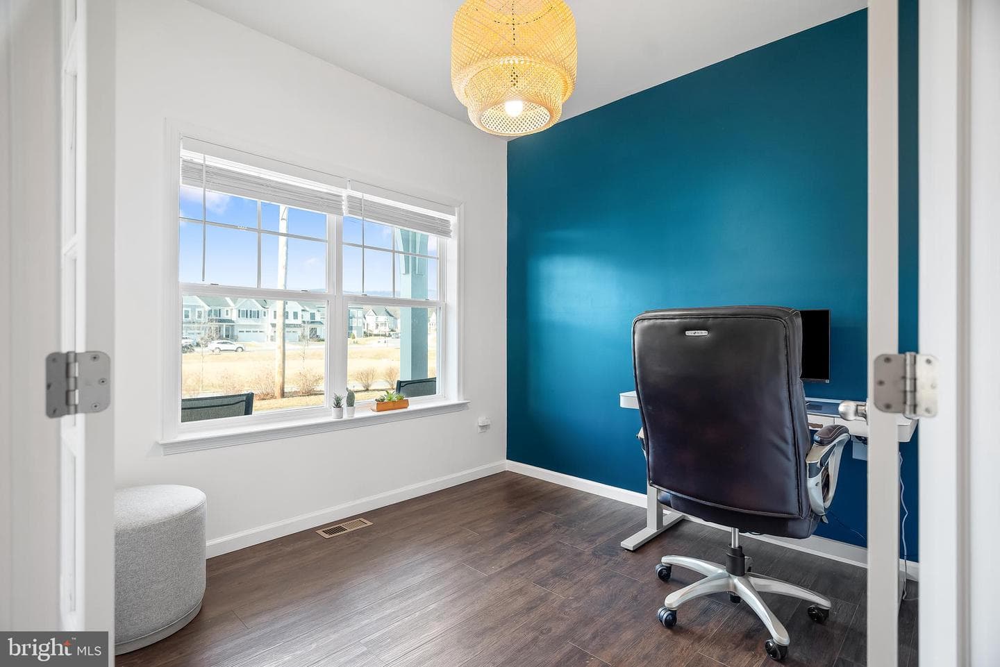 1702 Damsire Mews photo 7