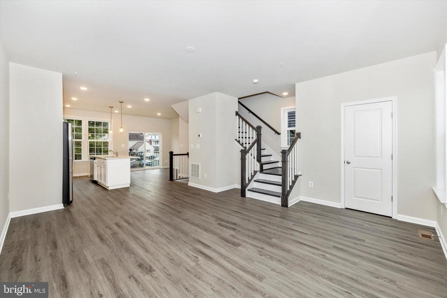 127 Second Street N photo 6