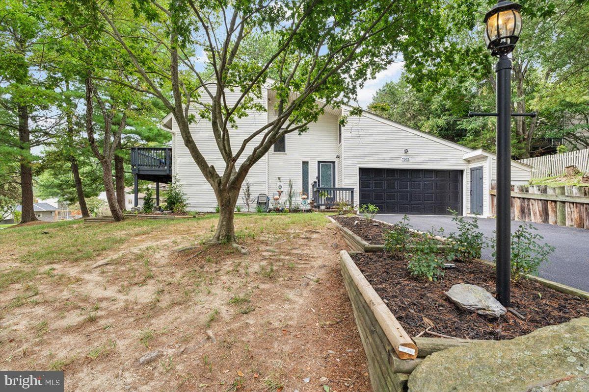 7102 Saddle Road photo 2