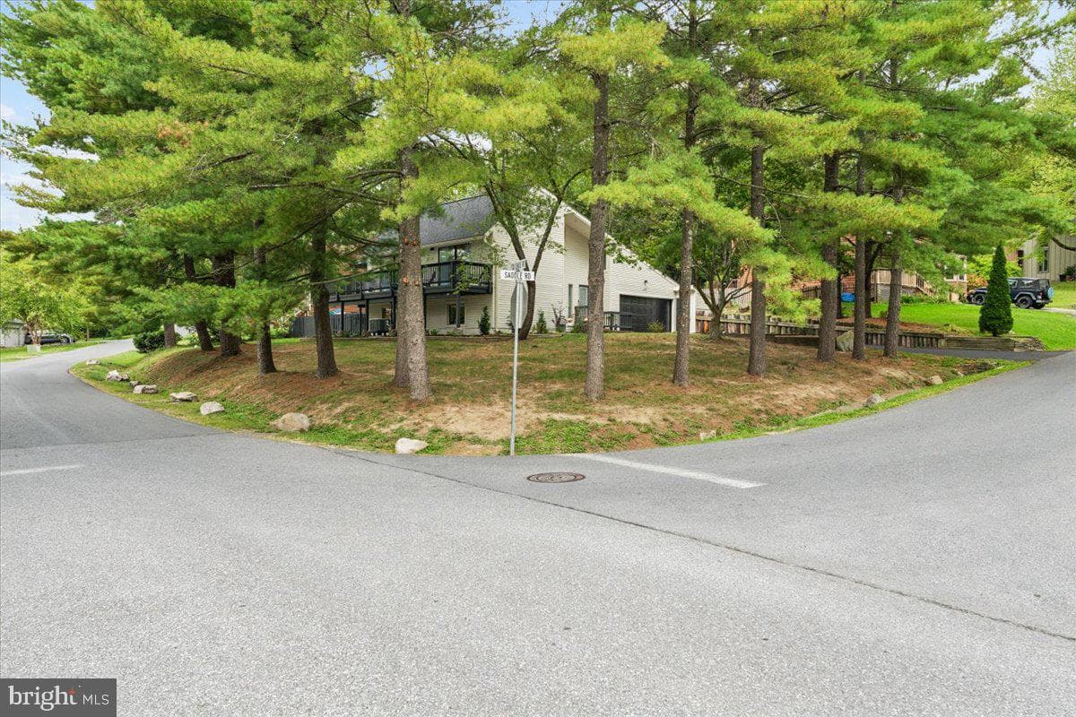 7102 Saddle Road photo 7