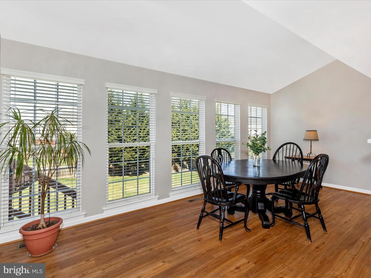 5060 Croydon Court photo 14