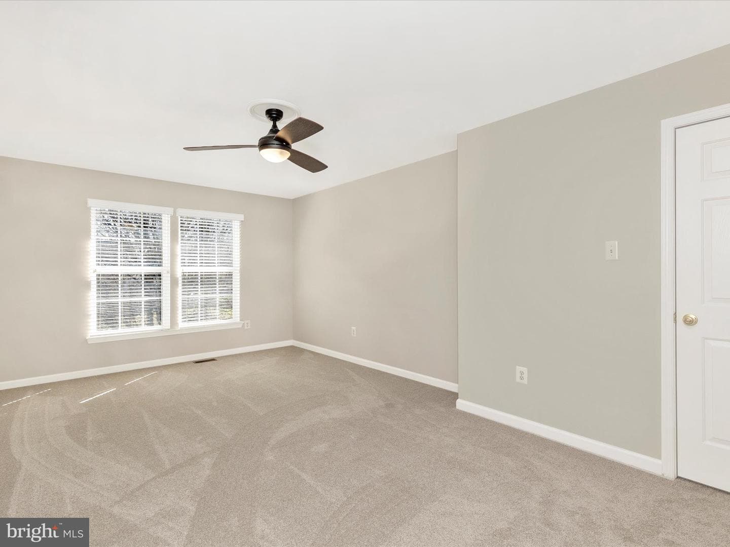 5060 Croydon Court photo 31
