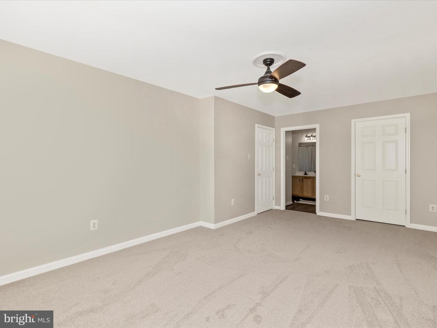 5060 Croydon Court photo 32