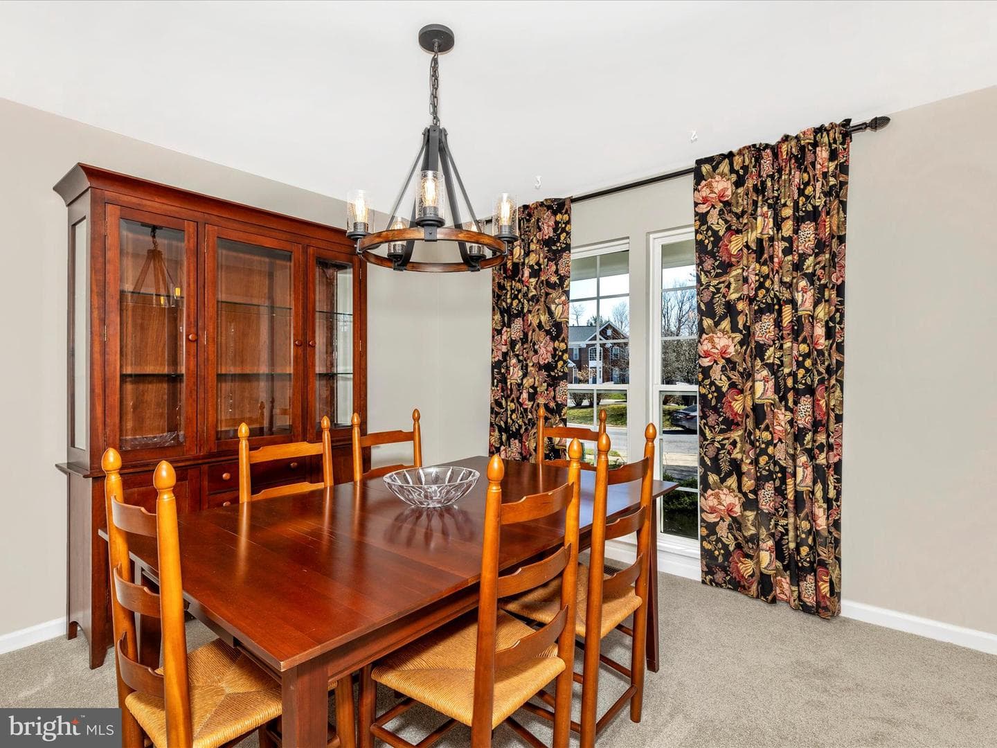 5060 Croydon Court photo 8