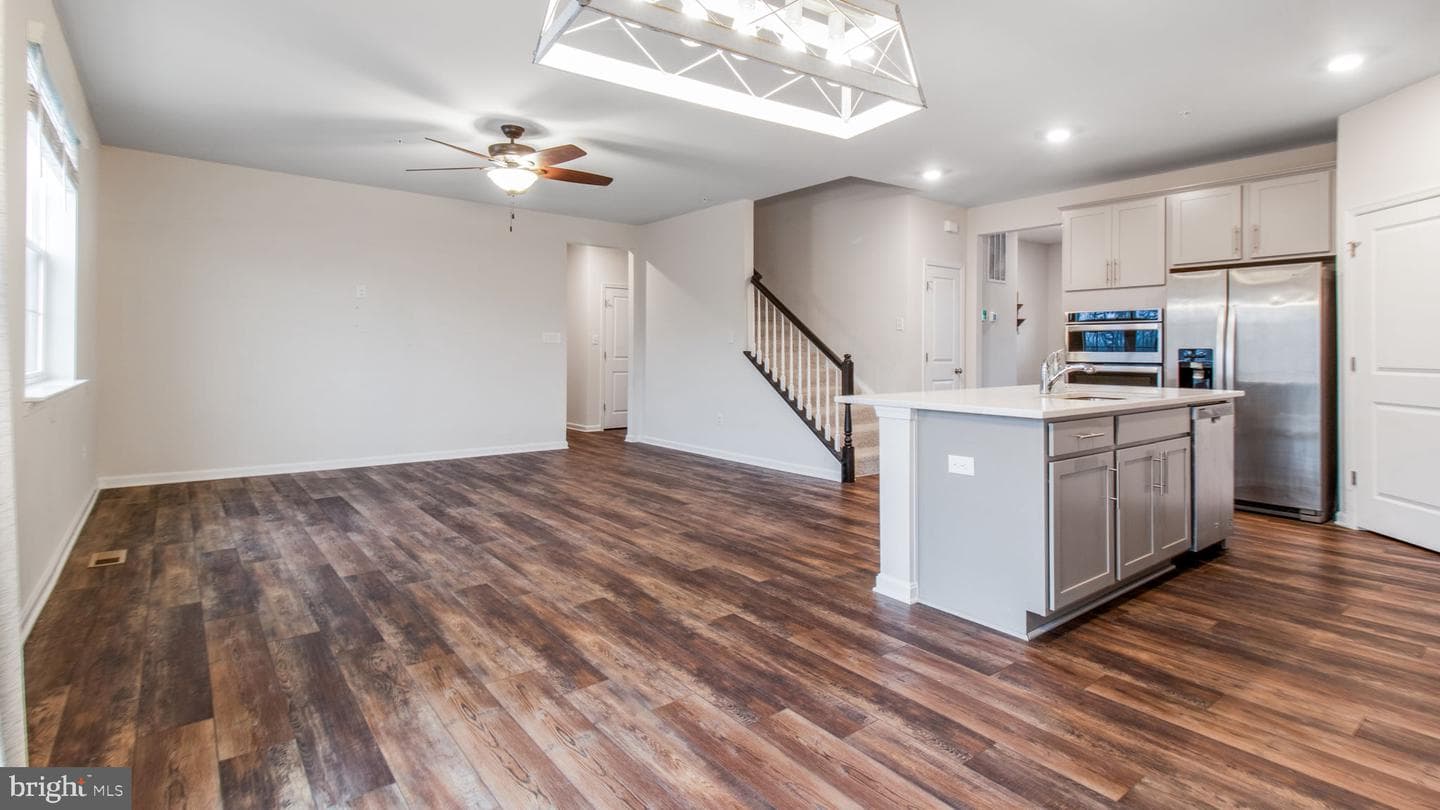 7022 Freedom Way photo 12