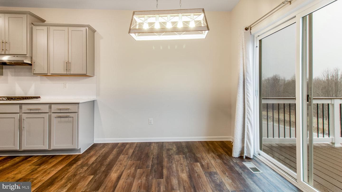7022 Freedom Way photo 14