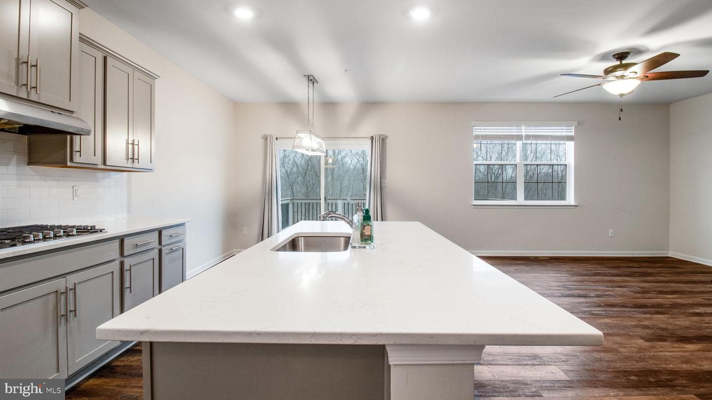 7022 Freedom Way photo 15