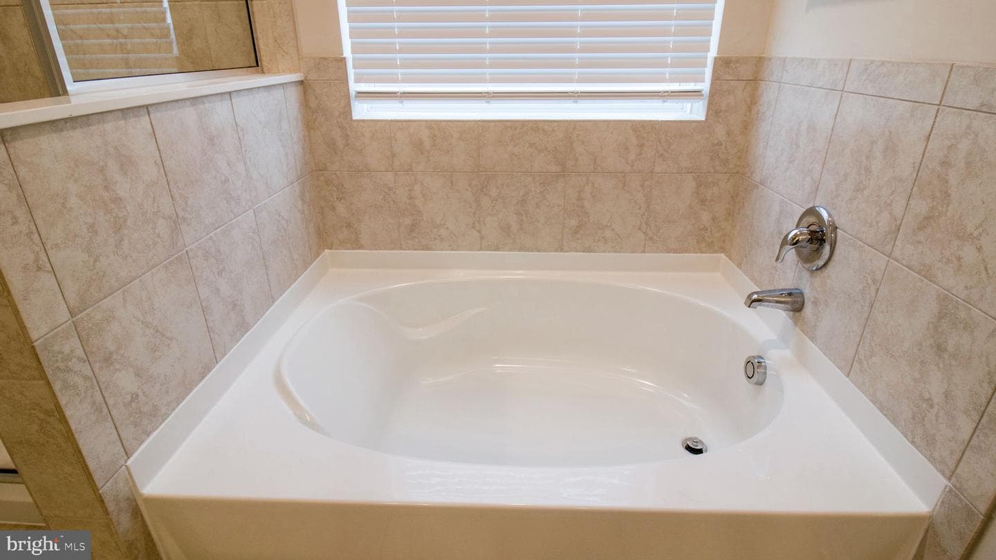 7022 Freedom Way photo 34