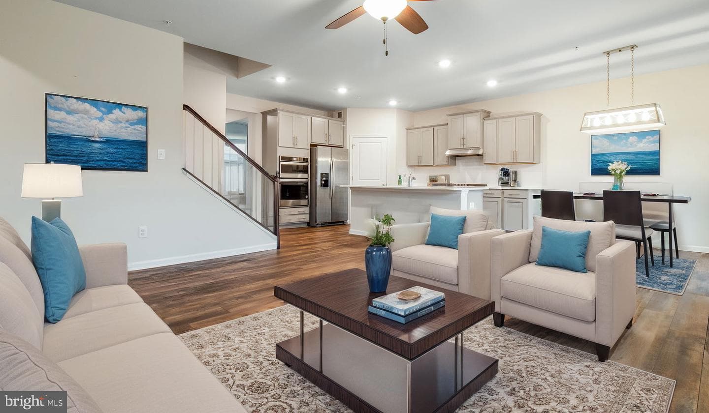 7022 Freedom Way photo 6