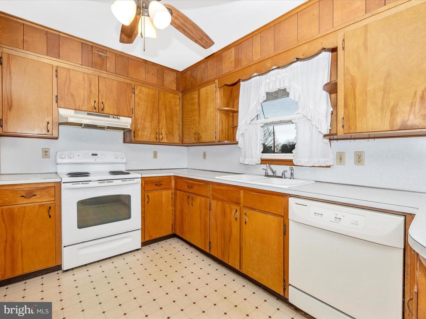 9484 Pocono Drive photo 7