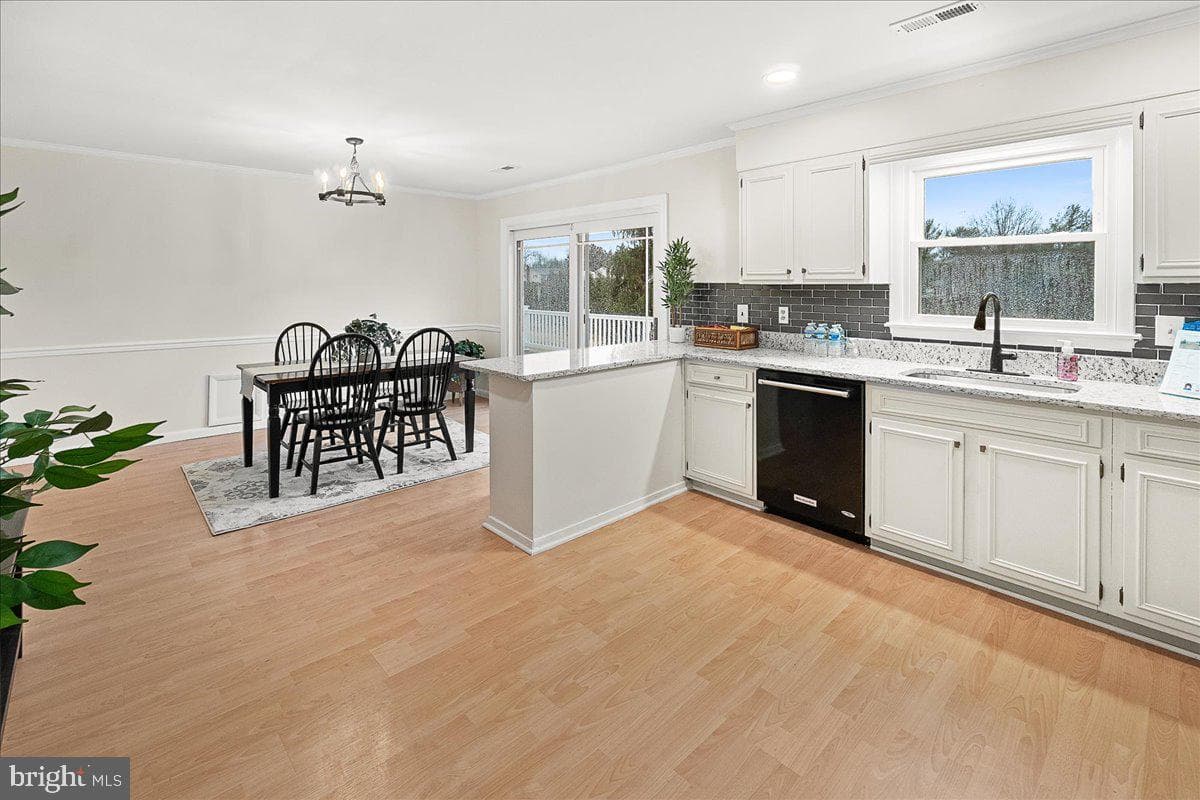 12797 Roughton photo 5