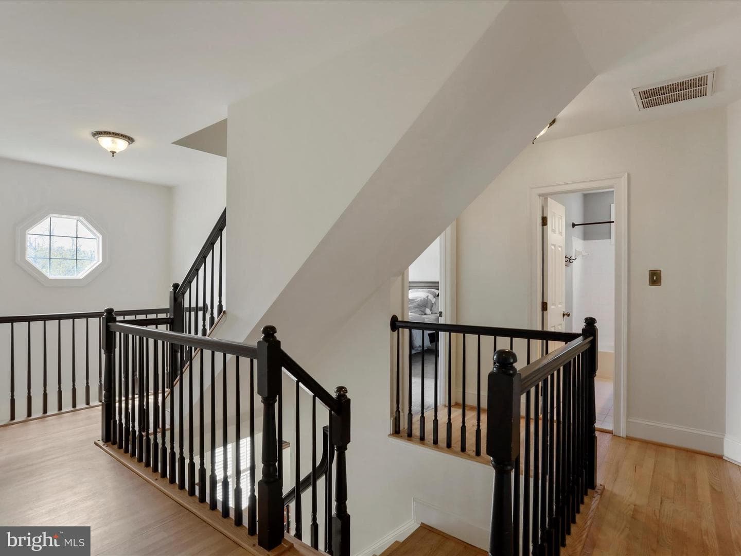 9641 Woodland Road photo 25