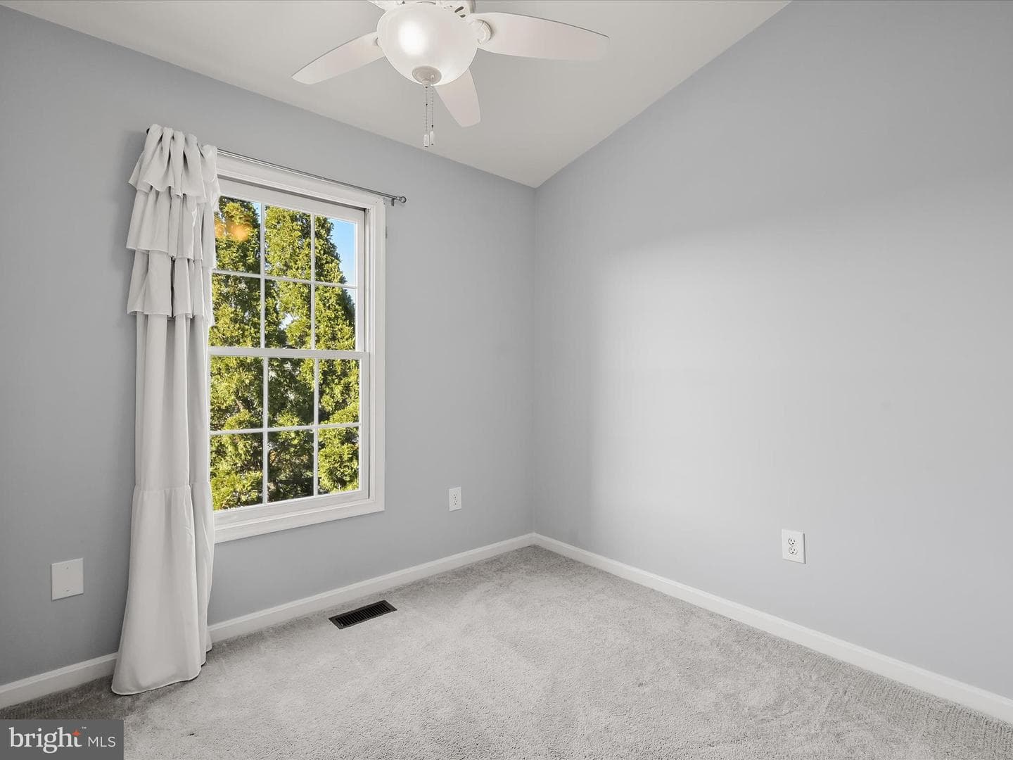 6519 N Shore Square photo 35