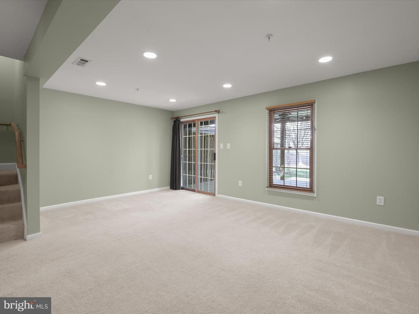 6519 N Shore Square photo 39