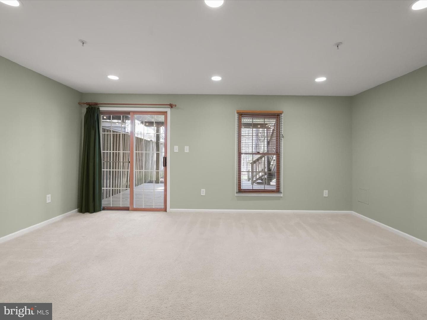 6519 N Shore Square photo 43