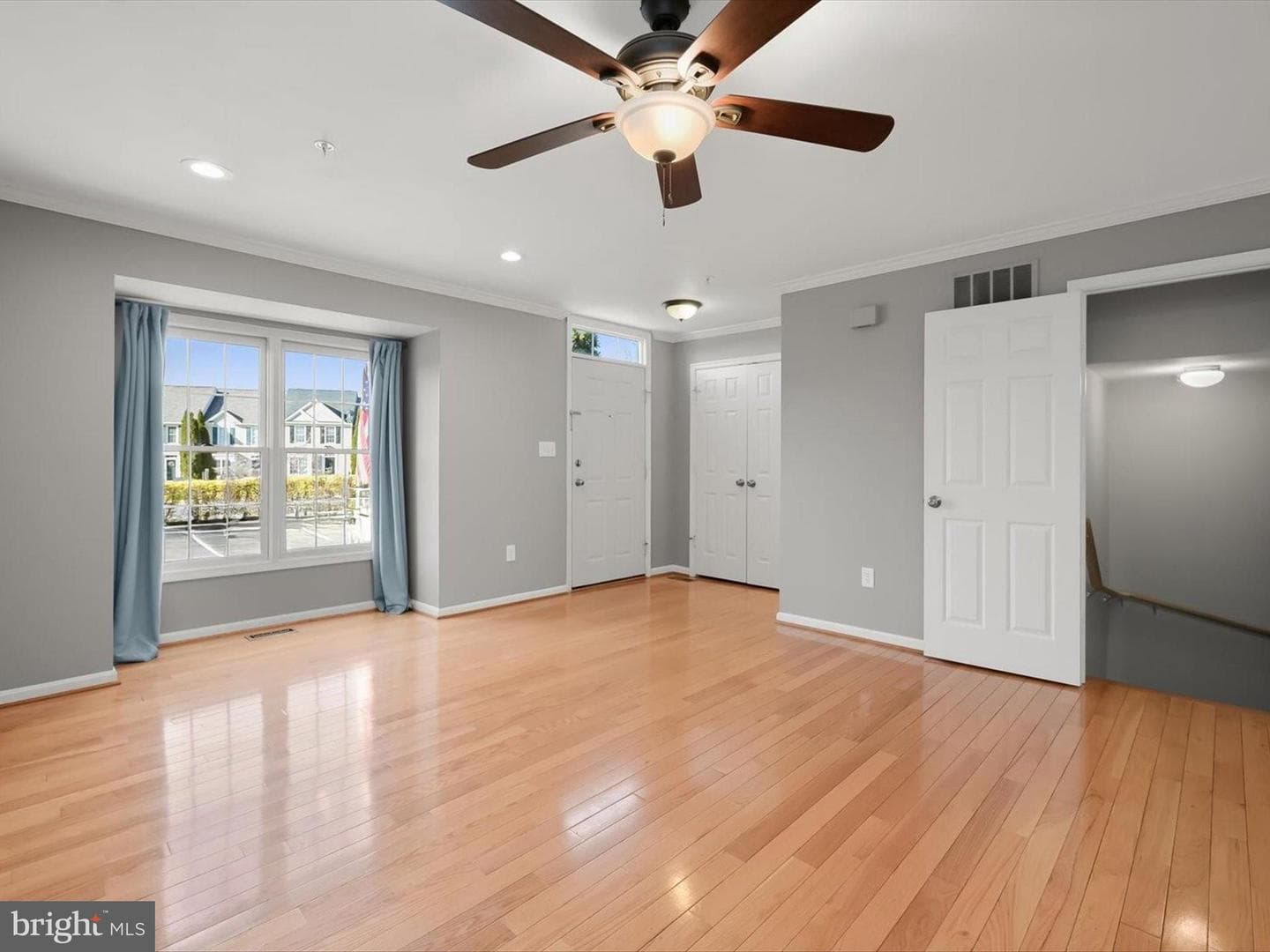 6519 N Shore Square photo 8