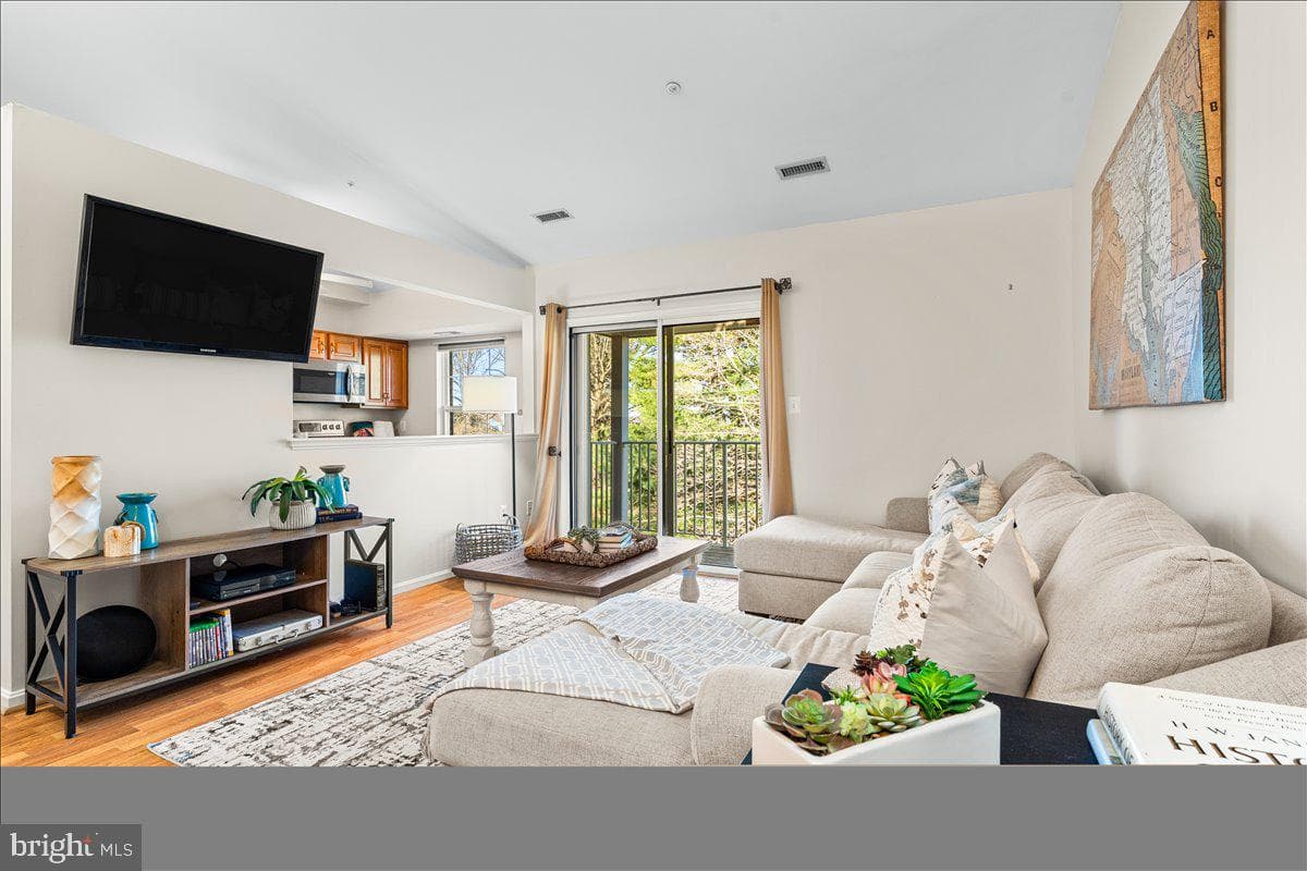 3860 Shadywood Drive #3b photo 6