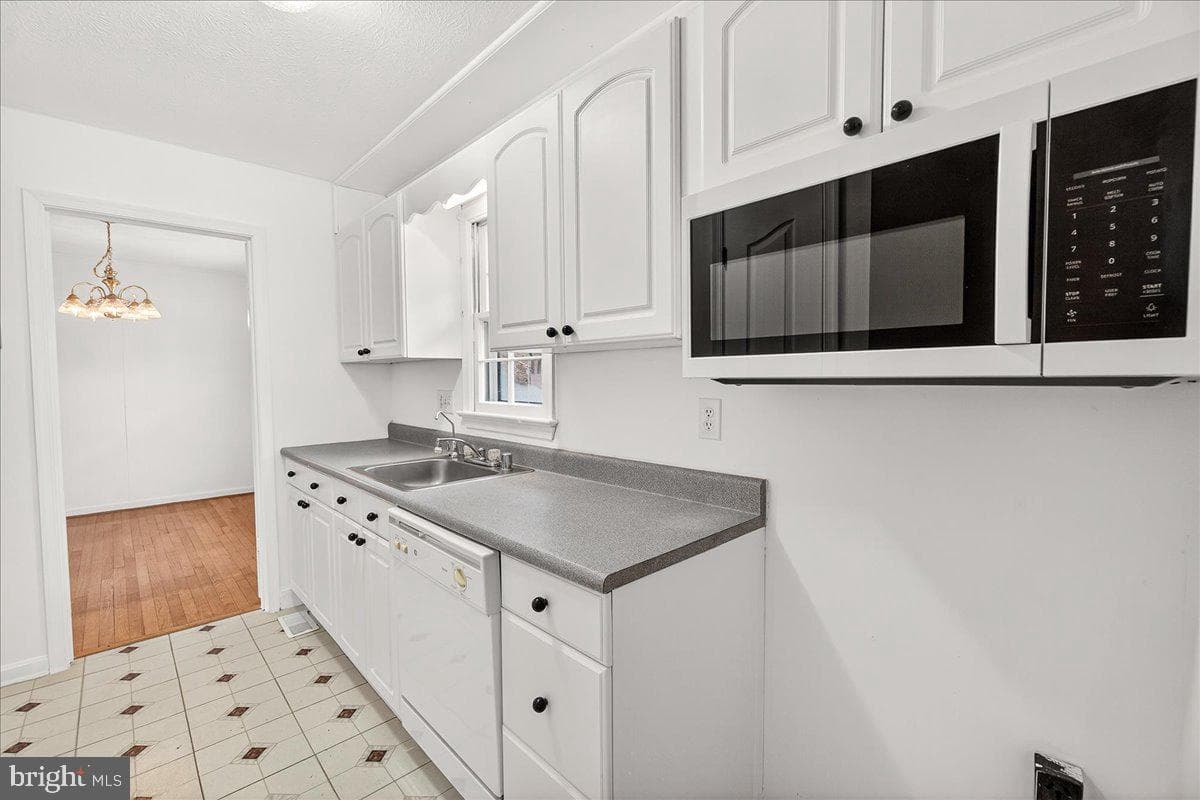 10009 York Drive photo 12