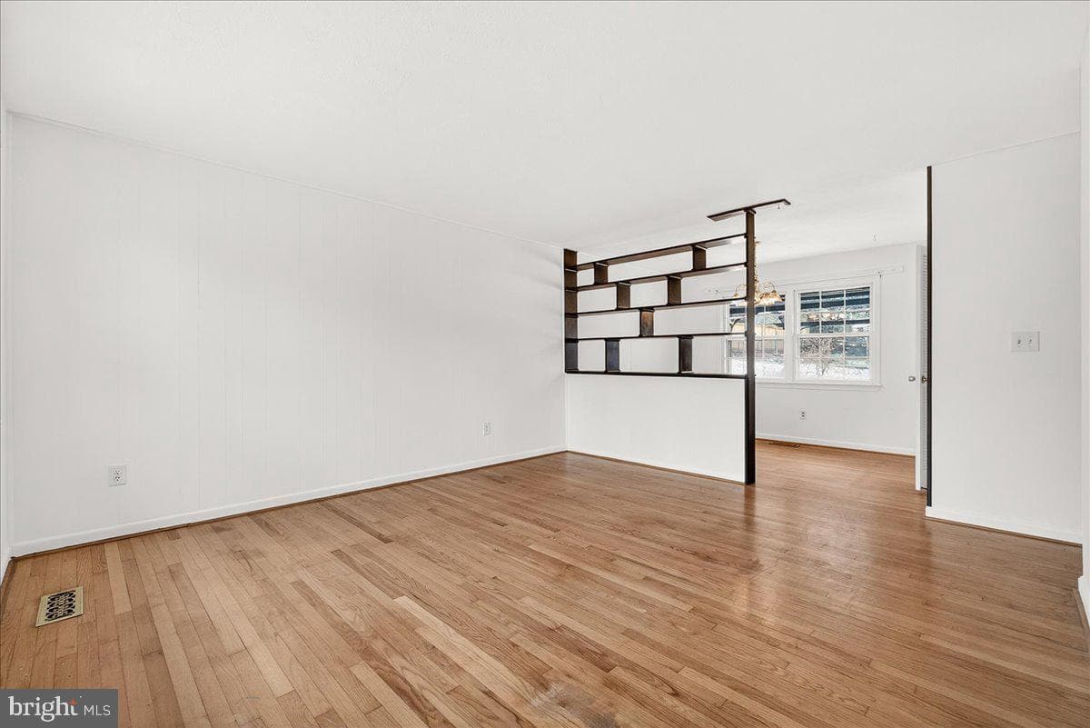 10009 York Drive photo 6