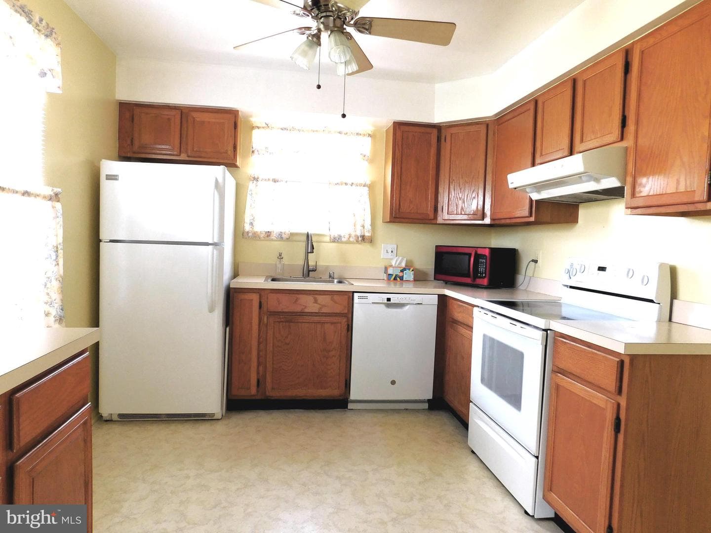 5625 Crabapple Drive photo 6
