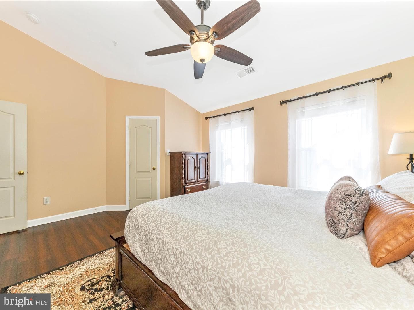 305 Willowglen photo 15