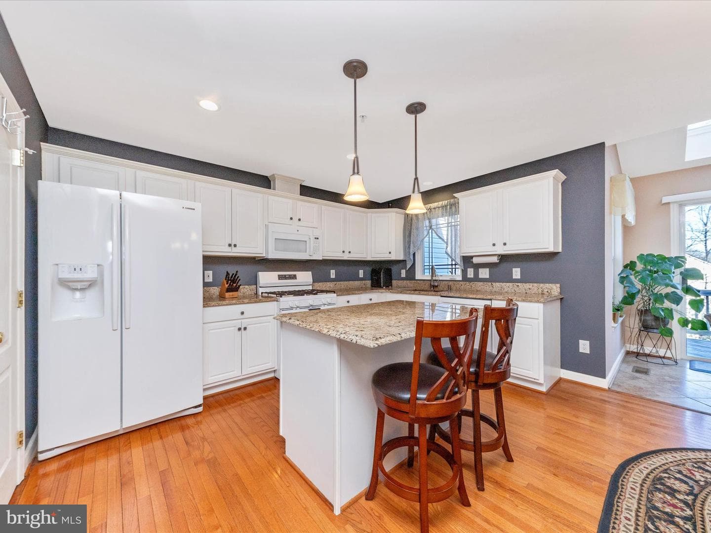 305 Willowglen photo 3