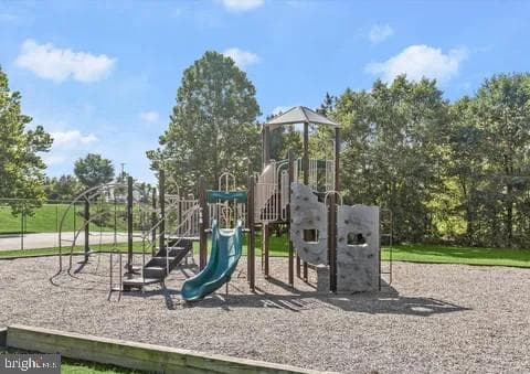 811 Stratford Way #a photo 11
