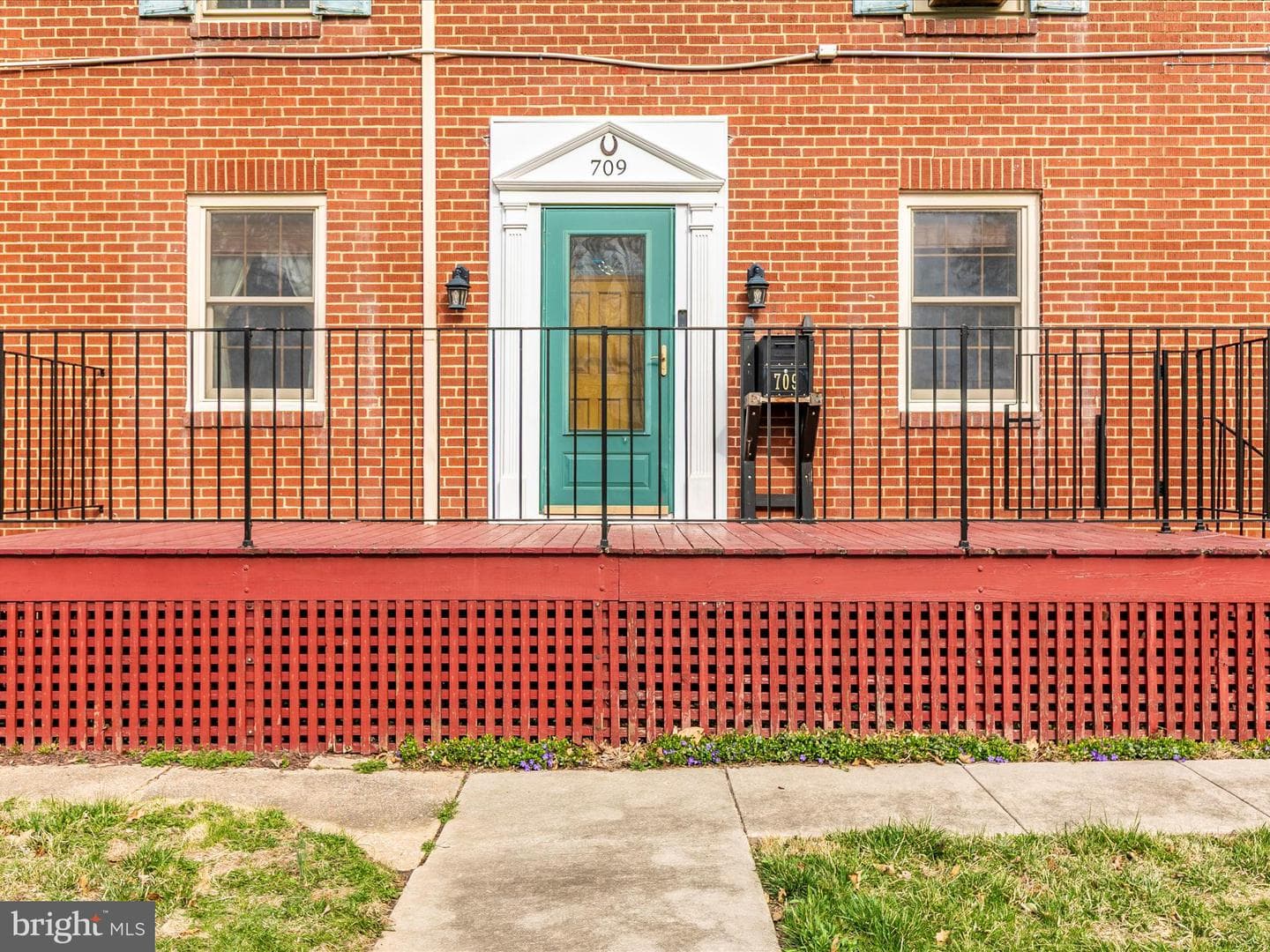 709 Magnolia Avenue photo 46