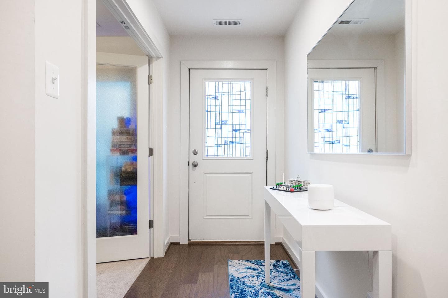 1524 Trafalgar Lane photo 4