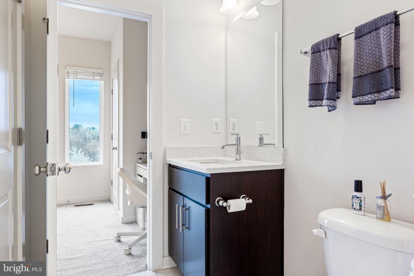 1524 Trafalgar Lane photo 44