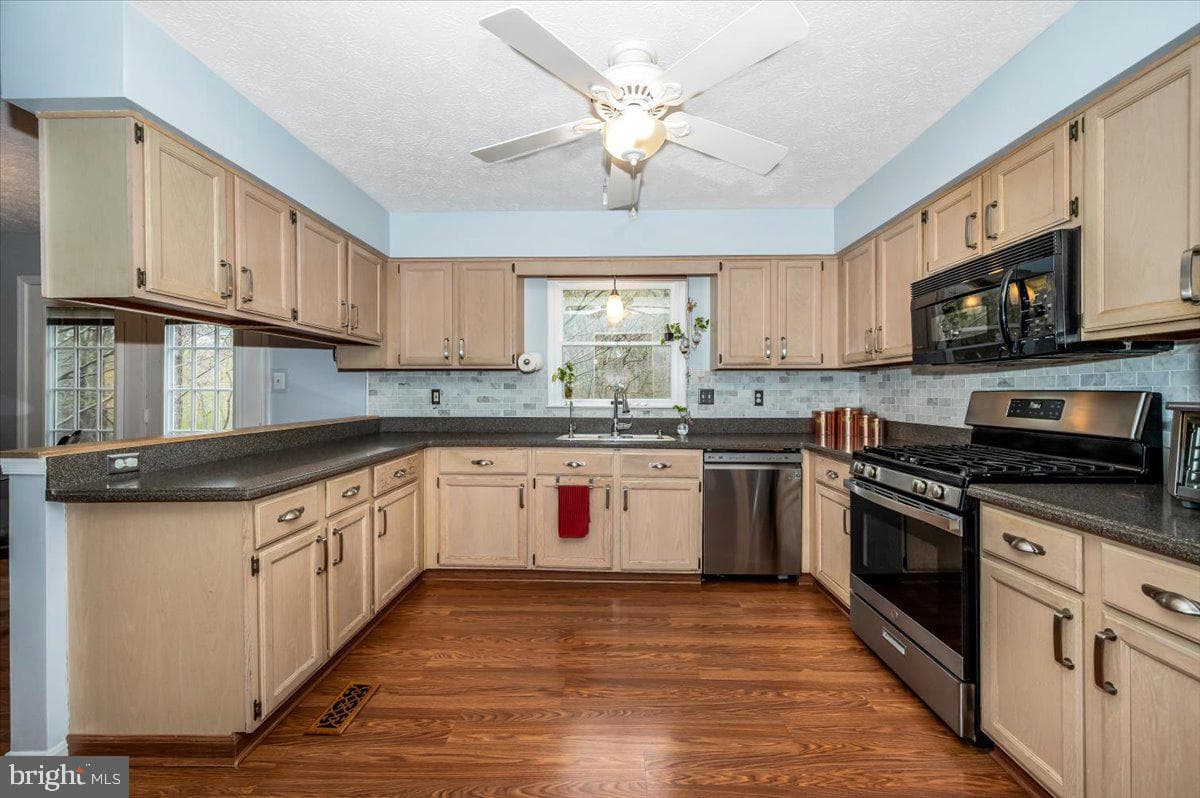 6022 Douglas Avenue photo 16