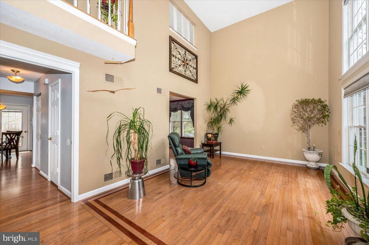 6022 Douglas Avenue photo 9