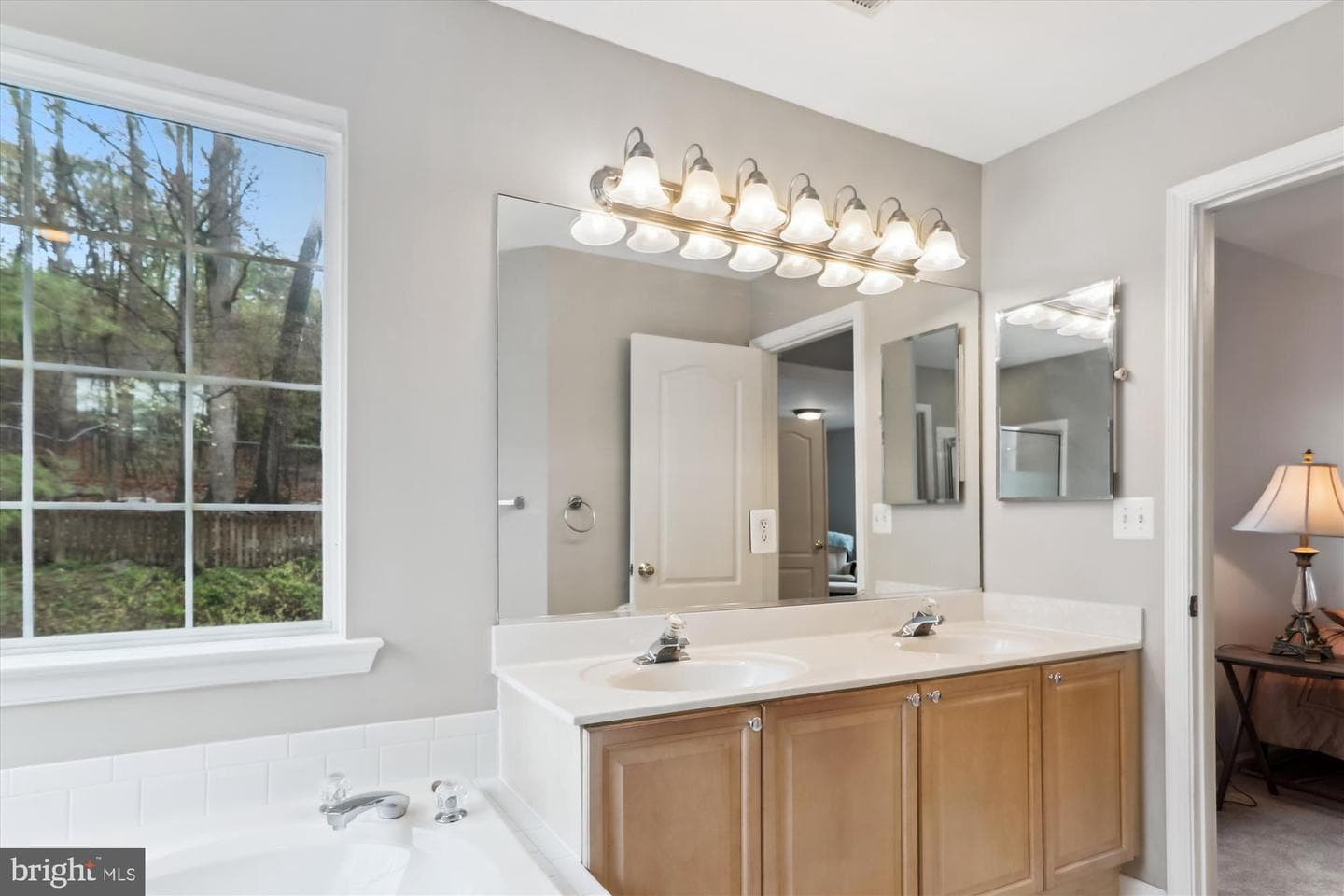 9731 Fleetwood Way photo 24
