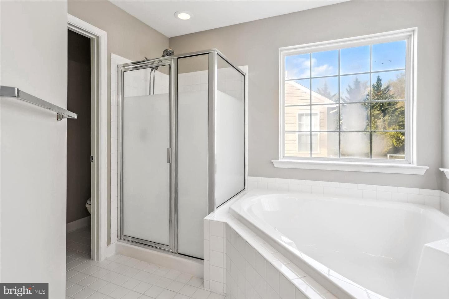 9731 Fleetwood Way photo 25