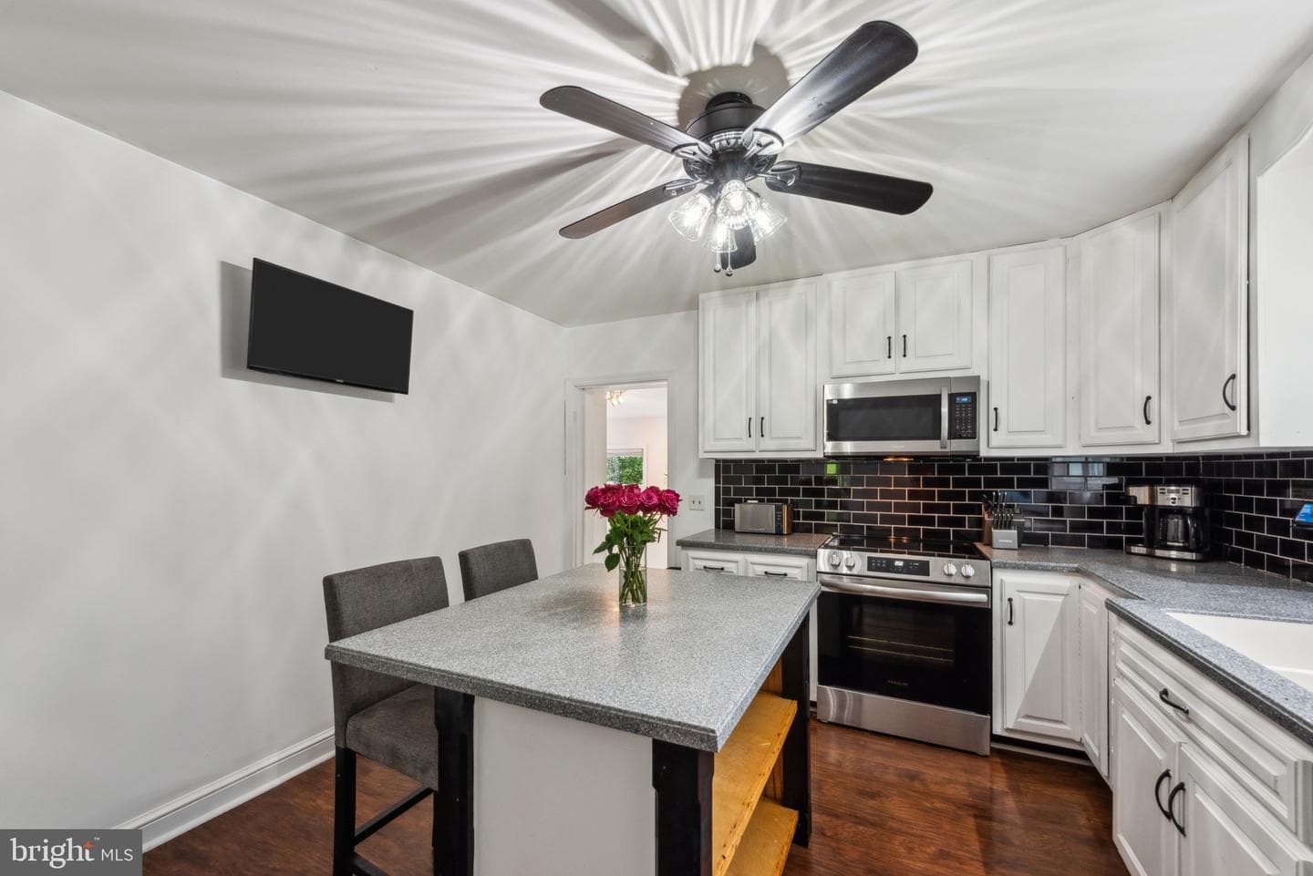 5939 Meadow Road photo 11
