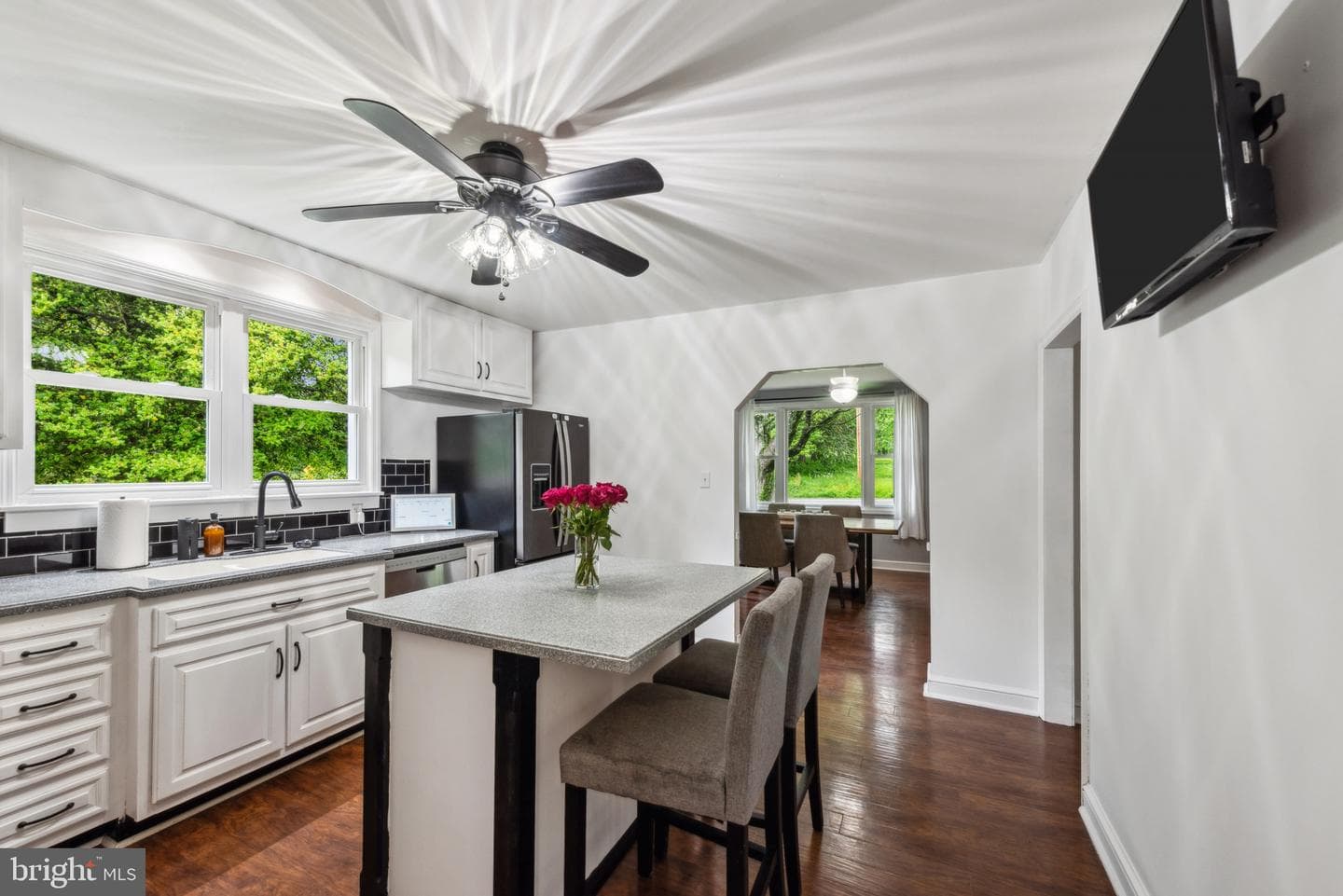 5939 Meadow Road photo 12