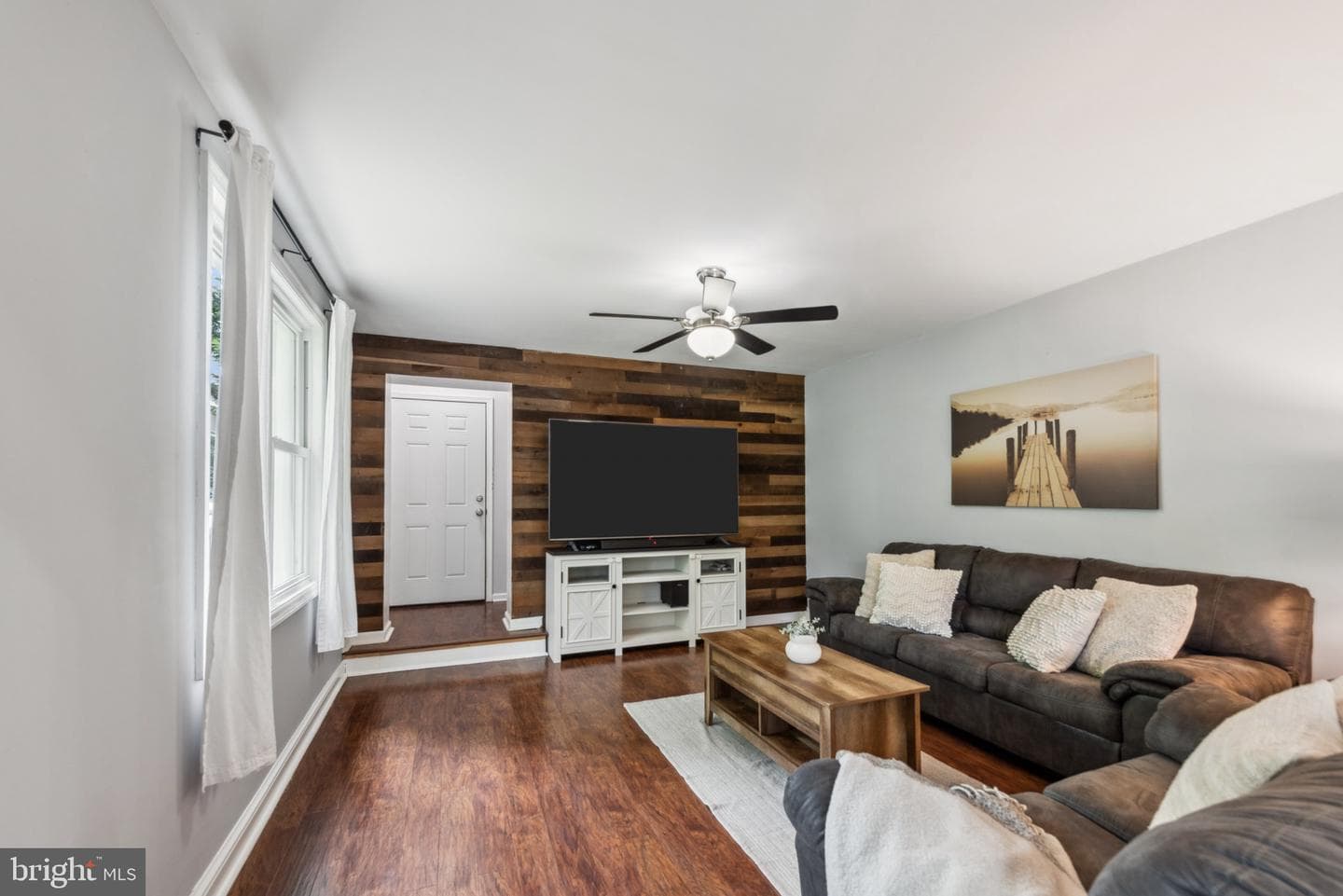 5939 Meadow Road photo 8