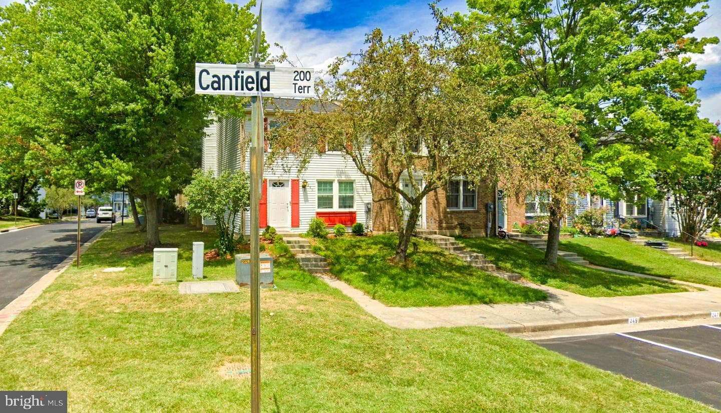 249 Canfield Terrace photo 30