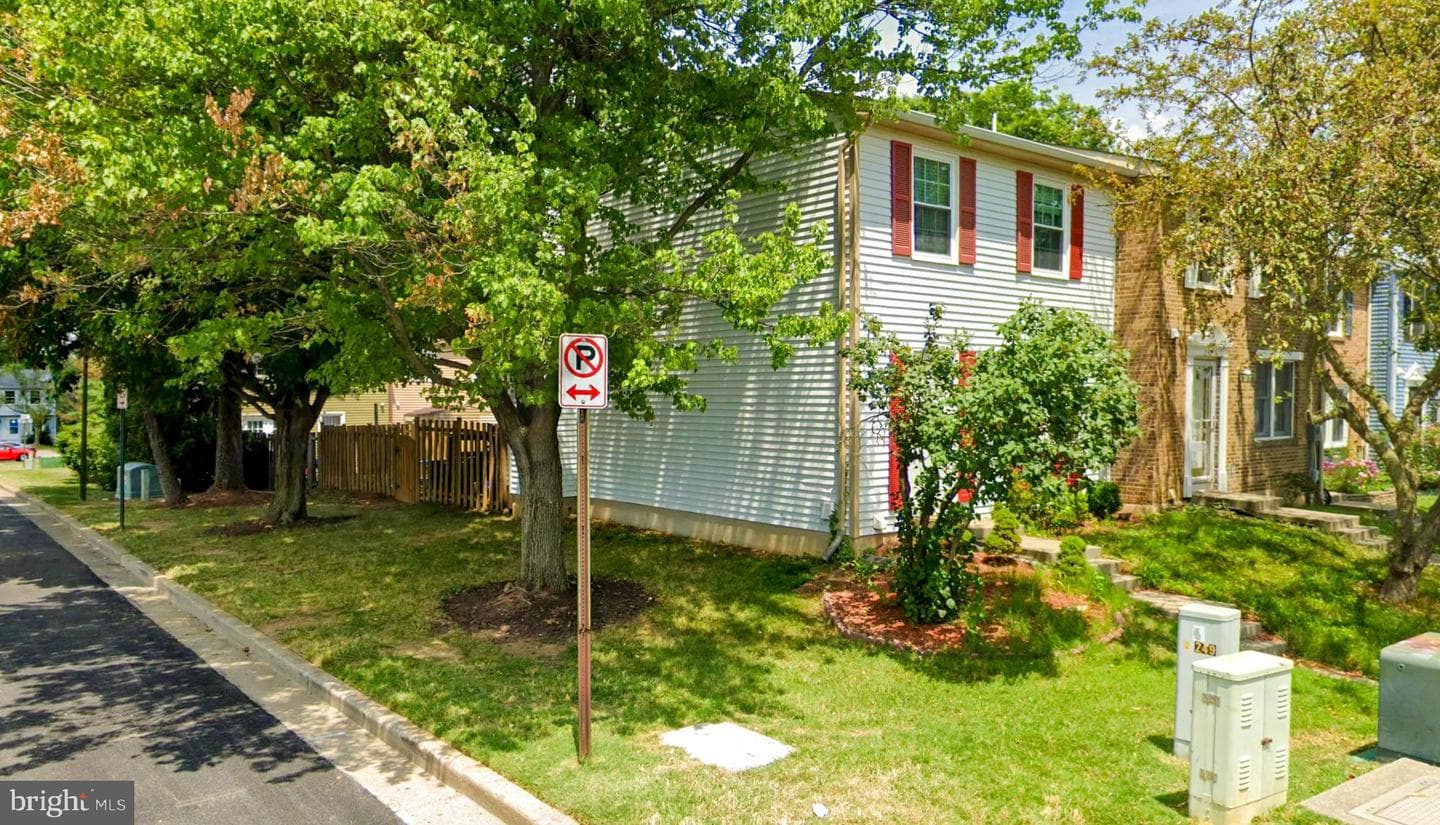249 Canfield Terrace photo 31