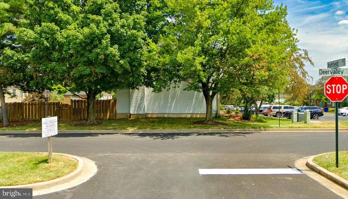 249 Canfield Terrace photo 32
