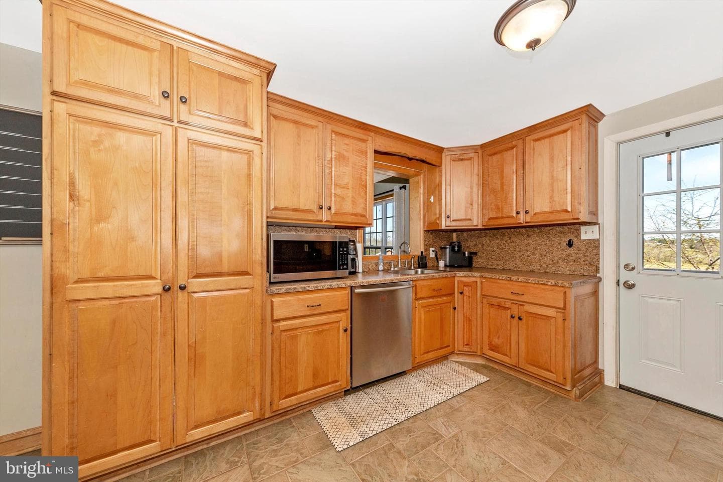 17449 Irishtown Road photo 9