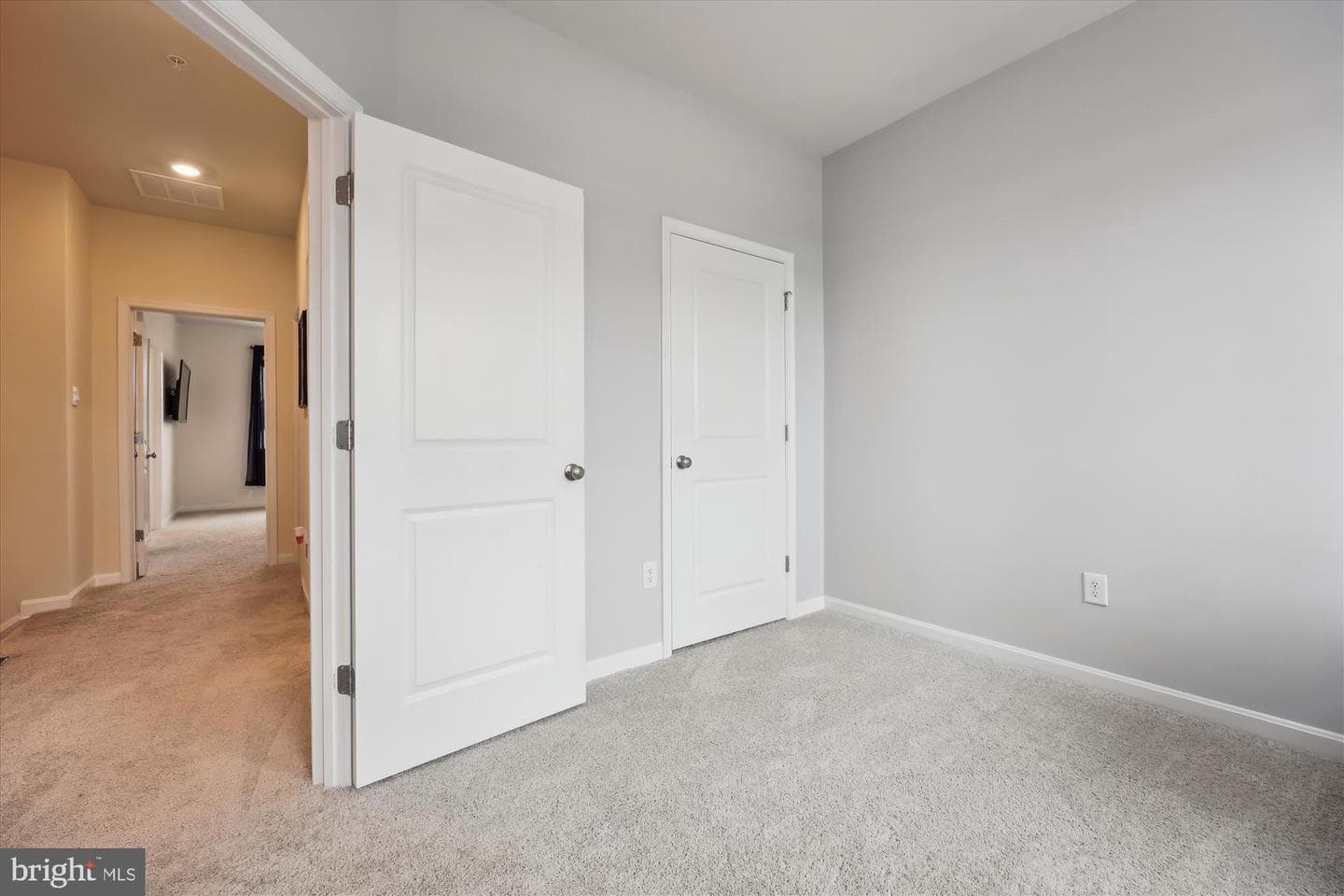 853 Amity Street photo 30