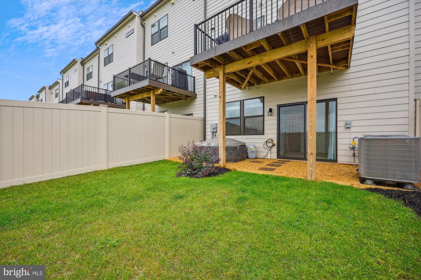 853 Amity Street photo 41