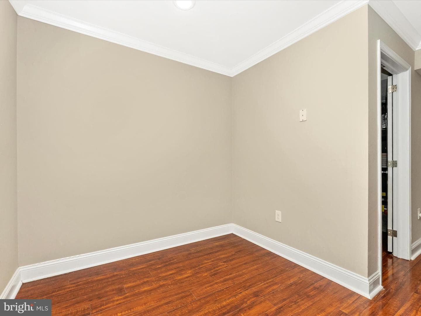 500 Lancaster Place photo 18