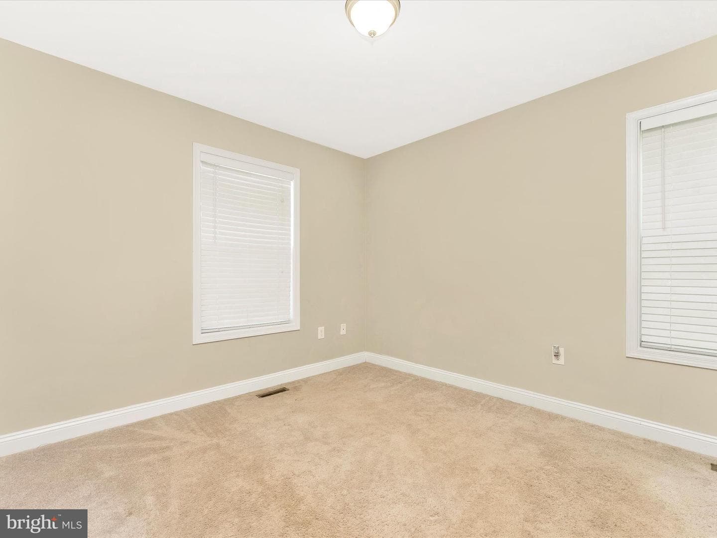 500 Lancaster Place photo 23